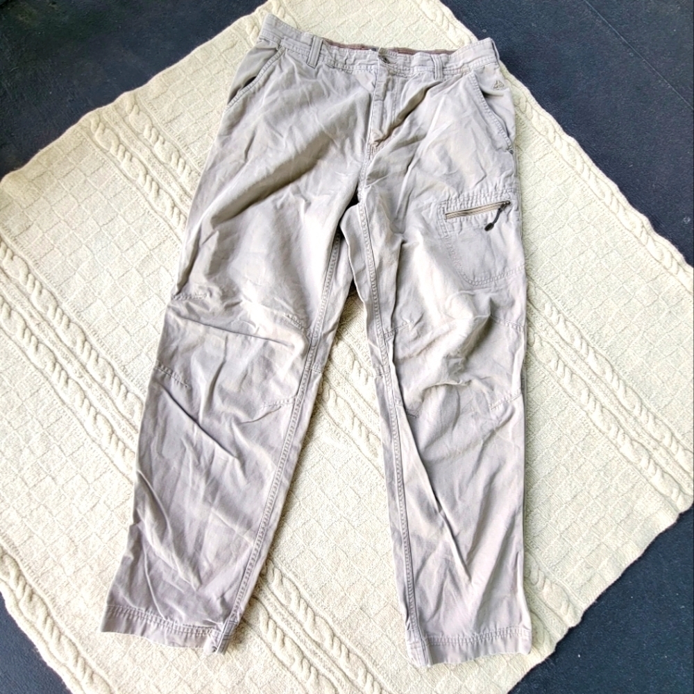 y2k RARE Nike ACG Cargo Utility Outdoor Pants size 36x32 Oatmeal